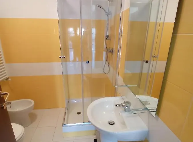 Profumo Di Pesto جنوة